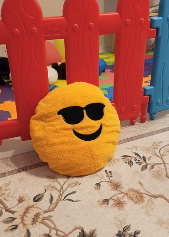 Sarı Renkli Gözlüklü Emoji Peluş Oyuncak