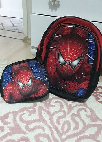 Okul çantası 