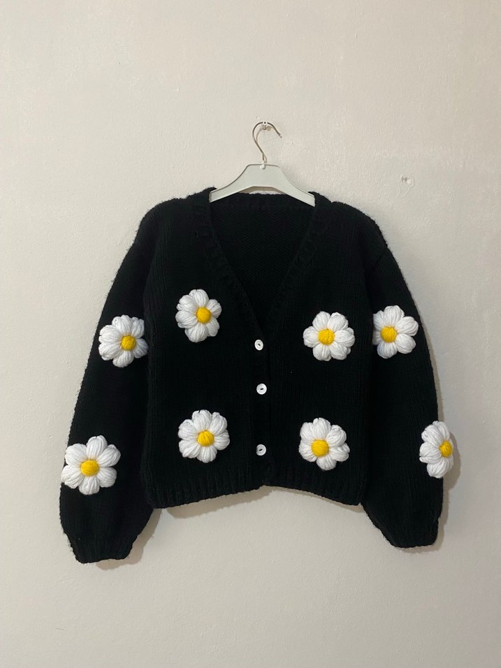 Çiçek Desenli Örgü Kadın Hırka - Görsel 2