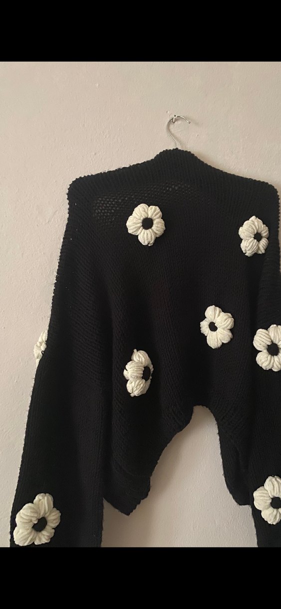 Nakışlı Siyah Mini Örgü Hırka - Görsel 3