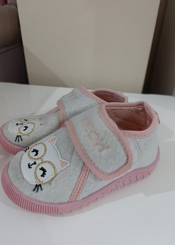 Kız Çocuk Pembe Nakışlı Sıcak Terlik - Görsel 2