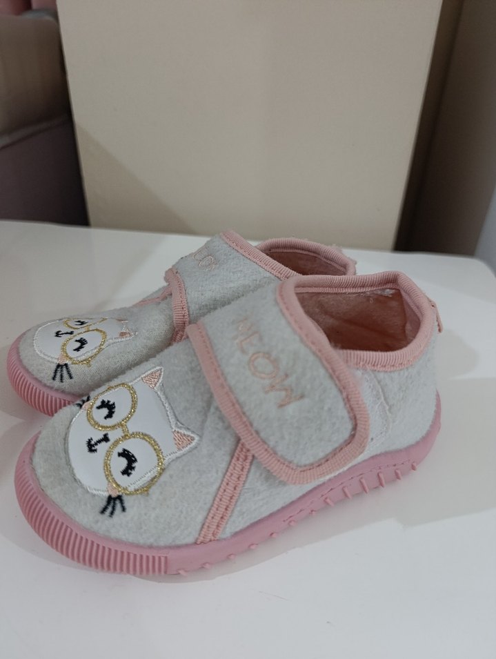 Kız Çocuk Pembe Nakışlı Sıcak Terlik - Görsel 2