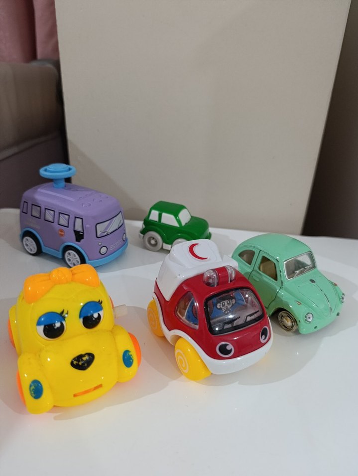 Renkli Oyuncak Arabalar Seti - Görsel 2