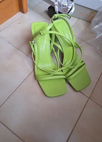 Bershka topuklu ayakkabi 