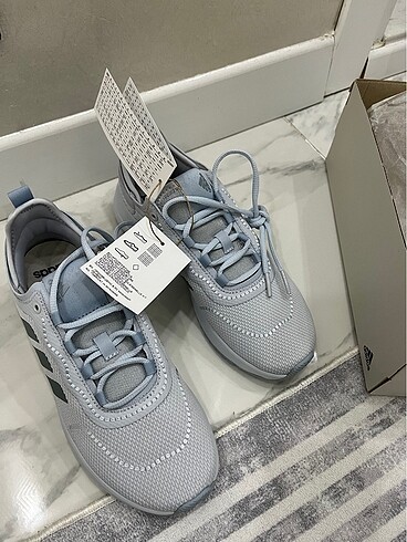37,5 Beden Adidas kadın ayakkabı