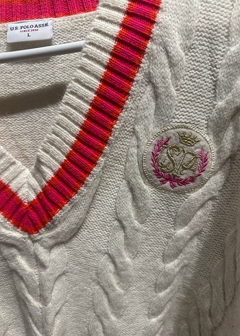 Beyaz Nakışlı V Yakalı Örgü Kadın Kazak - Görsel 2