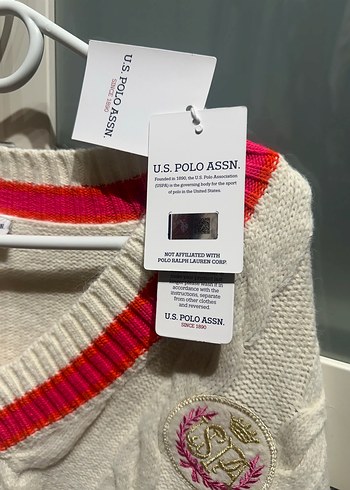 Beyaz Nakışlı V Yakalı Örgü Kadın Kazak - Görsel 6