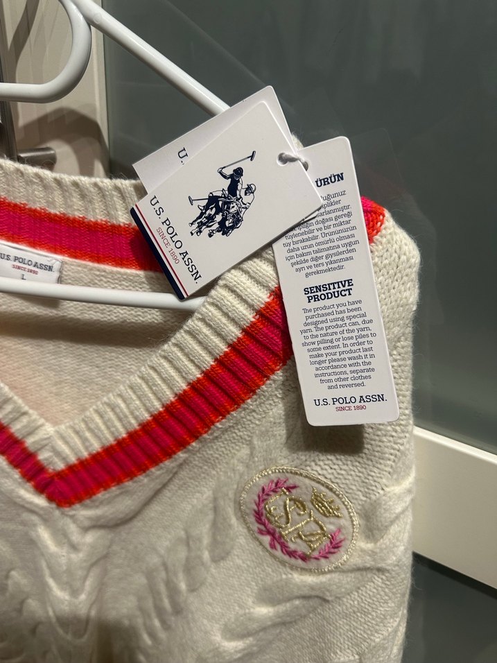 Beyaz Nakışlı V Yakalı Örgü Kadın Kazak - Görsel 5