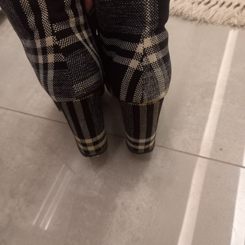 Gri Kareli Tokalı Kadın Topuklu Bot - Görsel 5