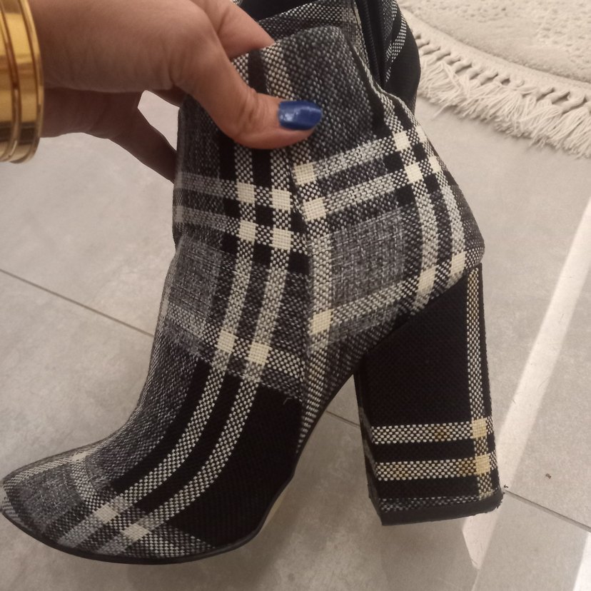 Gri Kareli Tokalı Kadın Topuklu Bot - Görsel 2