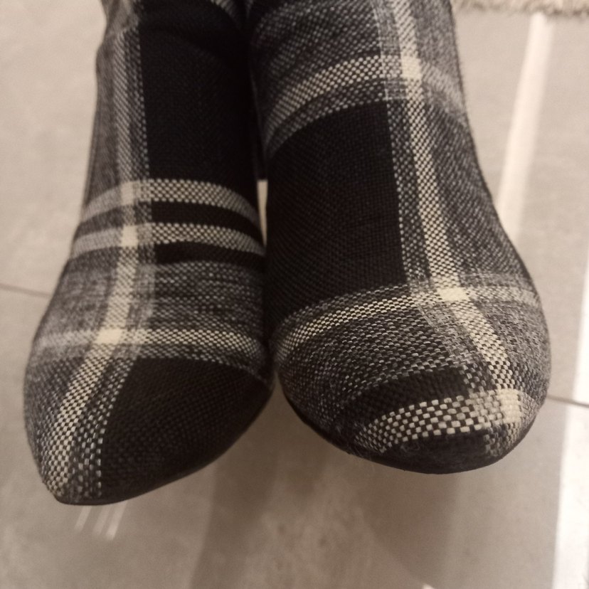 Gri Kareli Tokalı Kadın Topuklu Bot - Görsel 4