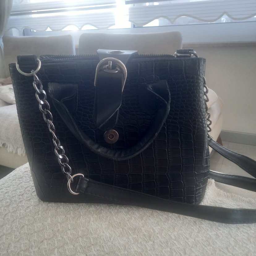 ZARA Tokalı Siyah Yılan Derisi Desenli Deri Kadın Çanta - Görsel 4