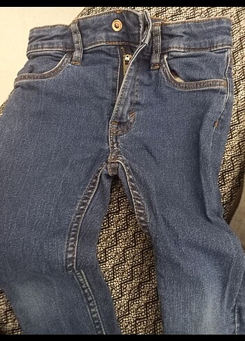 4 Yaş Beden 2 adet kot pantolon