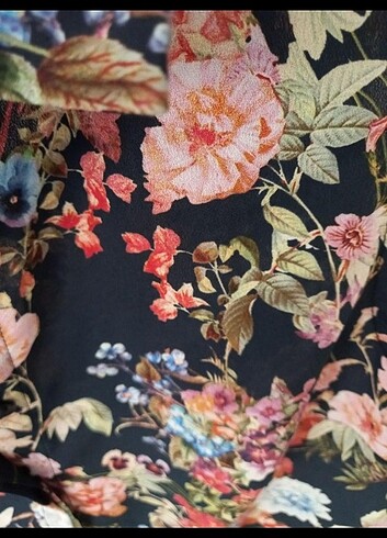 Zara Çiçekli gömlek 