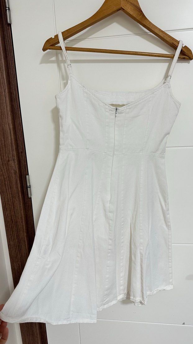 Beyaz Keten Midi Askılı Elbise - Görsel 4