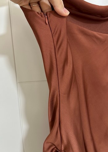 Kahverengi Drapeli İpek Görünümlü Uzun Elbise - Görsel 4