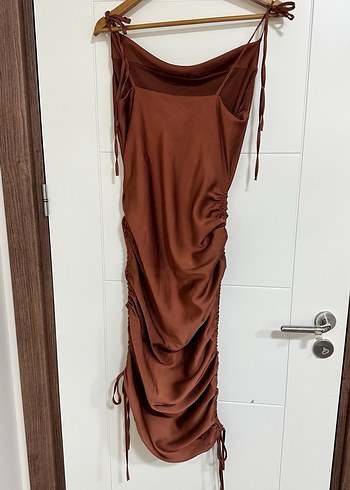Kahverengi Drapeli İpek Görünümlü Uzun Elbise - Görsel 3