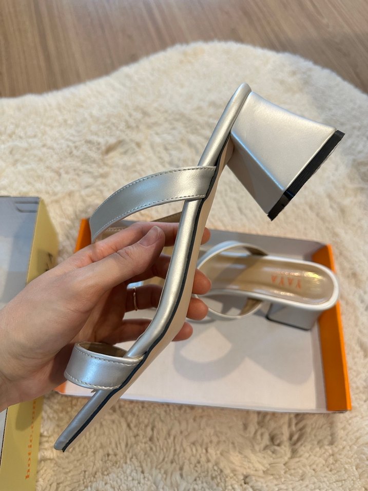 Minimalist gümüş Renk Kadın Topuklu Terlik - Görsel 2