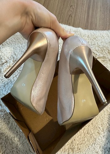 Pudra Parlak Kadın Stiletto - Görsel 2