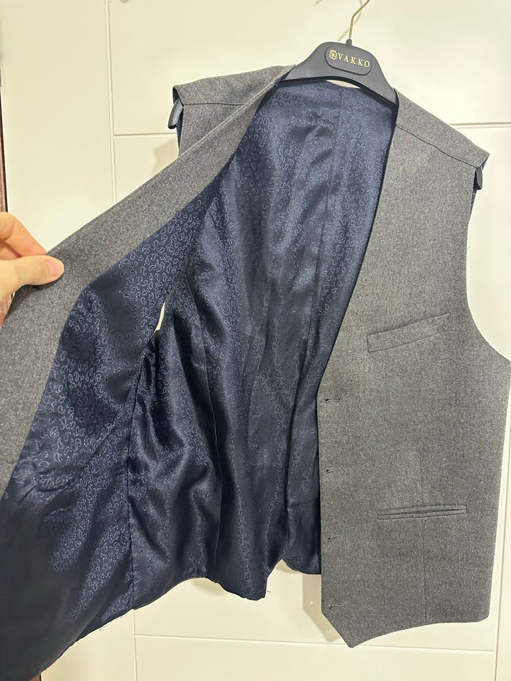 Erkek Gri Düğmeli Kolsuz Yelek - Görsel 2