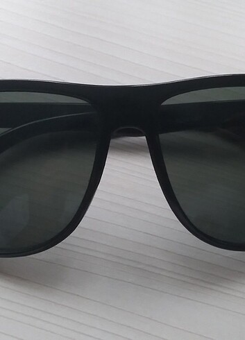 ray ban güneş gözlüğü