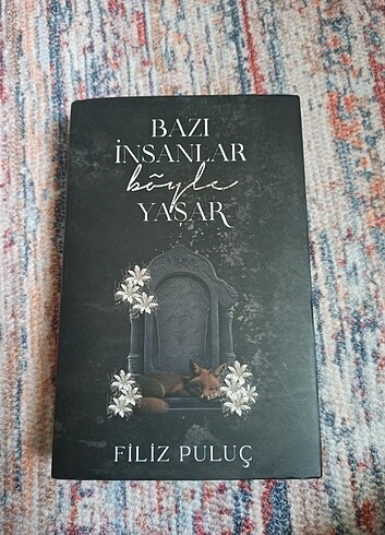Bazı İnsanlar Böyle Yaşar (Ciltli)