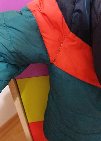 Çok Renkli Erkek Çocuk Kapüşonlu Mont - Görsel 4