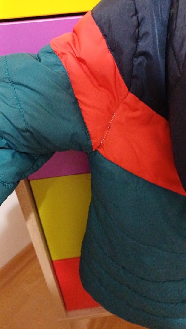 Çok Renkli Erkek Çocuk Kapüşonlu Mont - Görsel 4