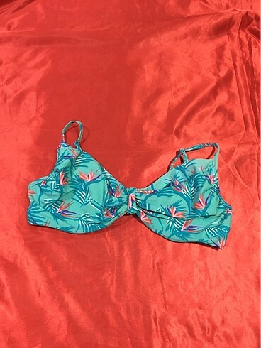 Penti bikini üstü