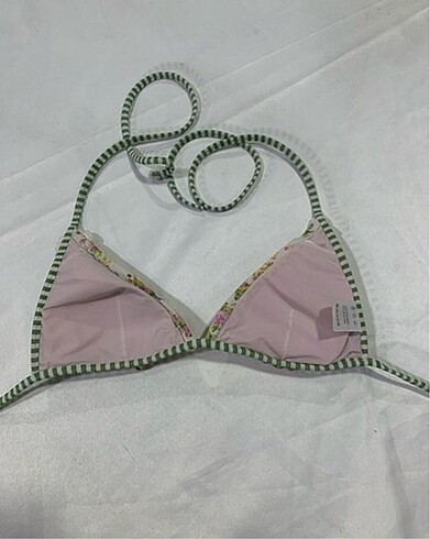 Kom Çiçekli üçgen bikini üstü