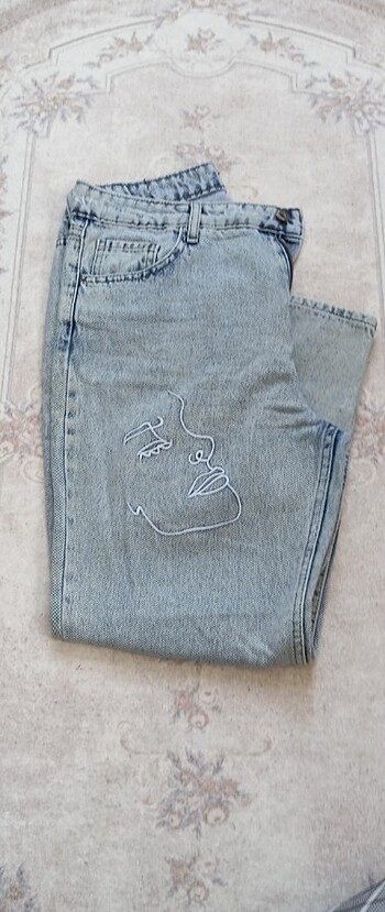 31 Beden İşlemeli Mum jean