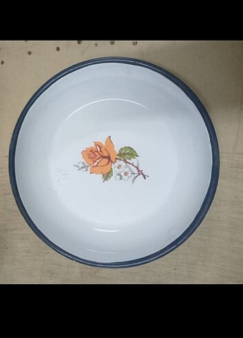 Emaye vintage tabak
