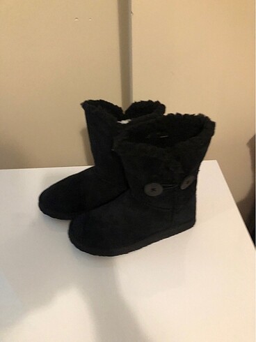 H&M Ugg bot