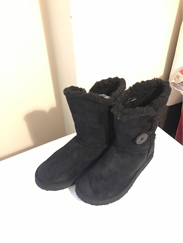 37 Beden Ugg bot