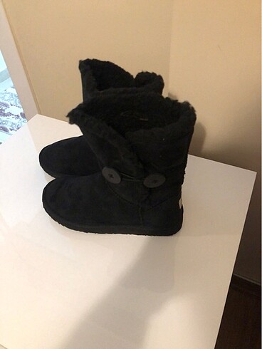 37 Beden siyah Renk Ugg bot