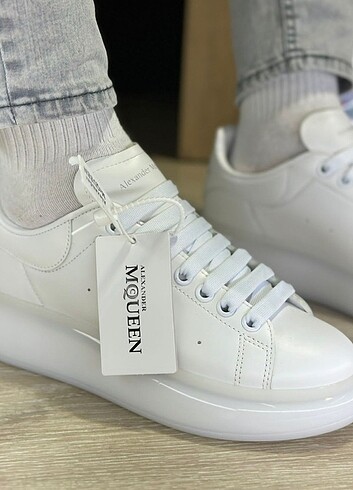 Alexander McQueen 