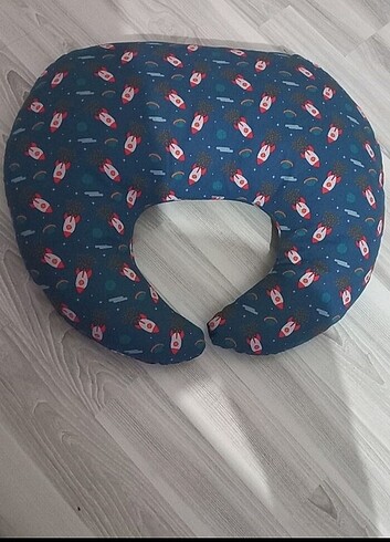 Emzirme ve destek yastigi