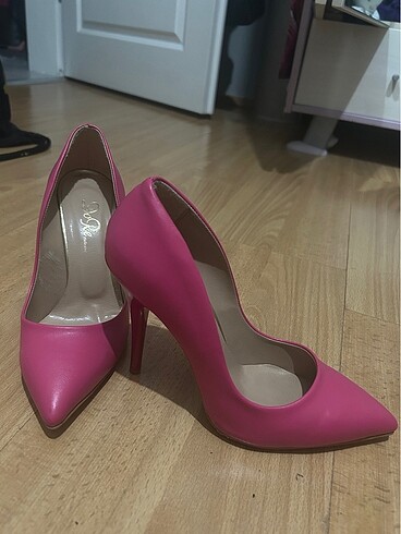 Diğer Stiletto