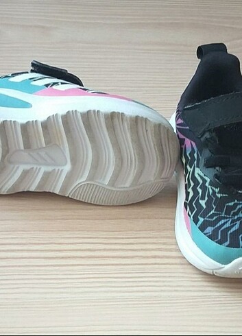 21 Beden Adidas spor ayakkabı