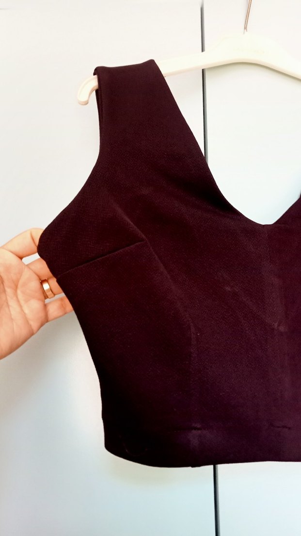 Siyah V Yaka Kadın Crop Top - Görsel 3