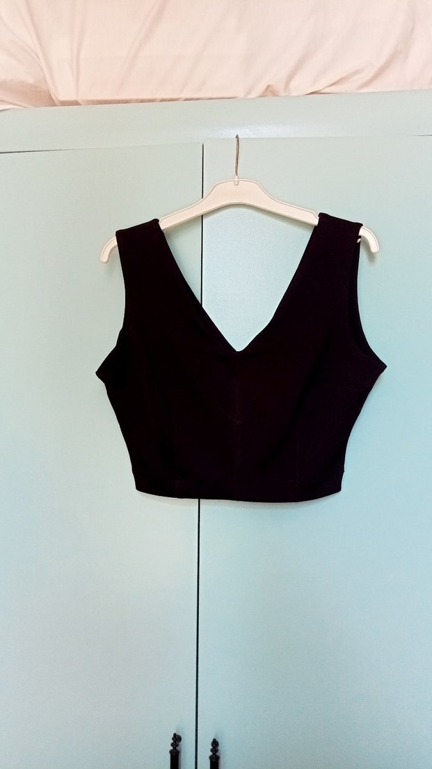 Siyah V Yaka Kadın Crop Top - Görsel 2