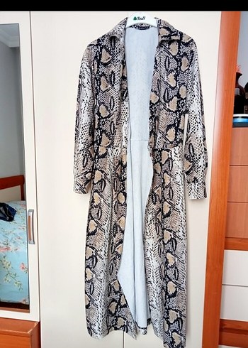 Zincir Detaylı Yılan Desenli Kadın hırka - Görsel 3