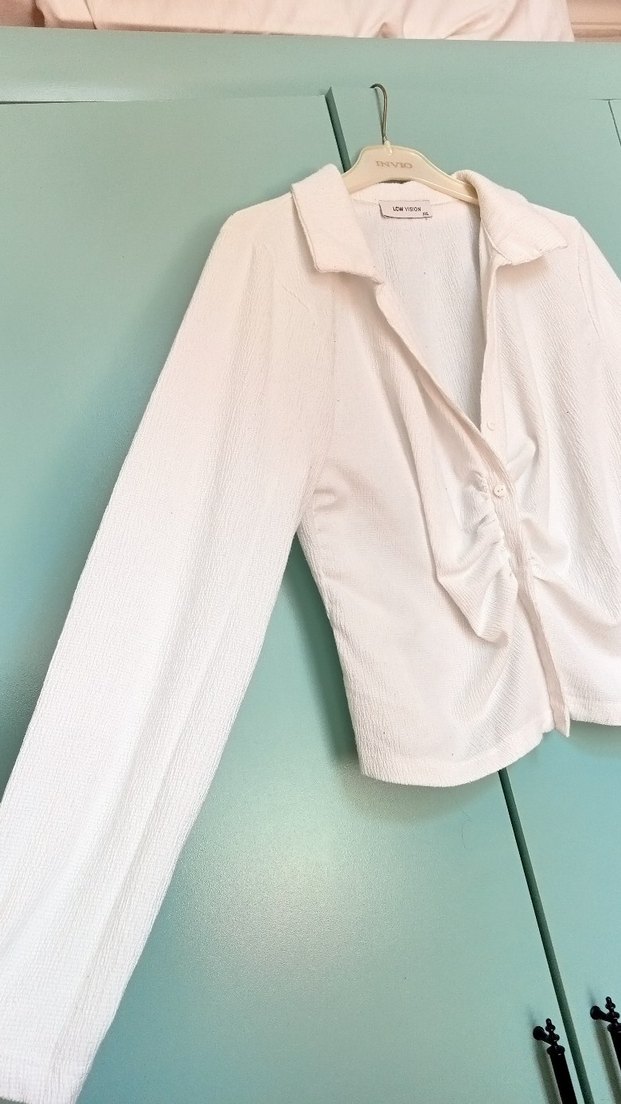 Ekru Uzun Kollu Pliseli Crop Kadın Gömlek - Görsel 4