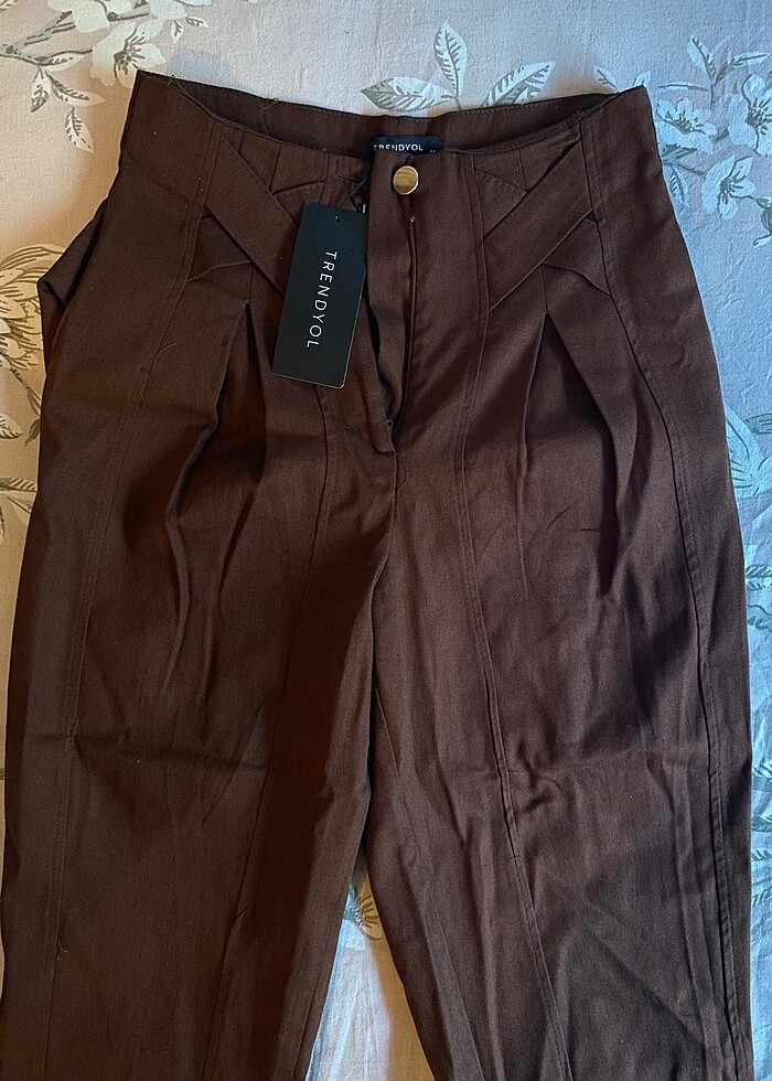 Etiketli pantolon - Görsel 2