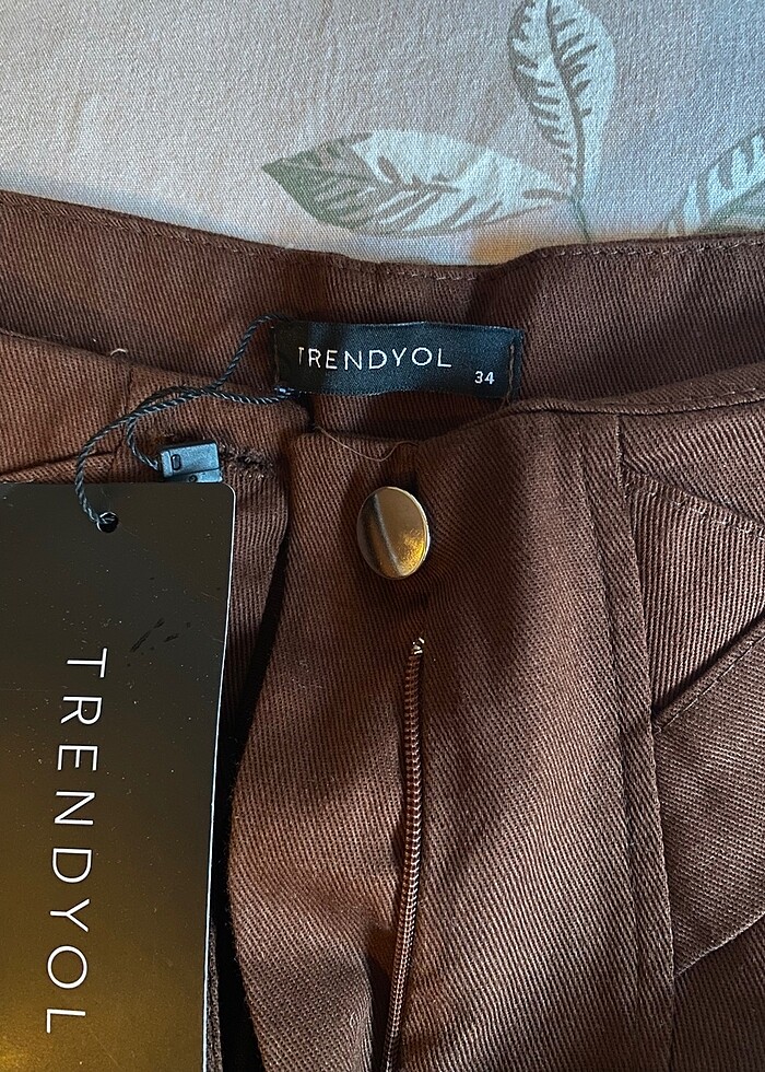 Etiketli pantolon - Görsel 3