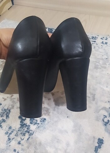 E.L.F Siyah Deri Stiletto