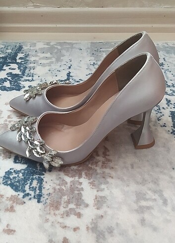 35 Beden gri Renk Taş Detaylı Gümüş Stiletto