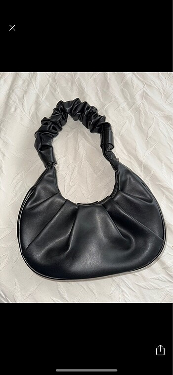 Siyah kol çanta