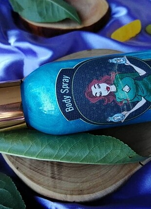 Paula body shimmer 