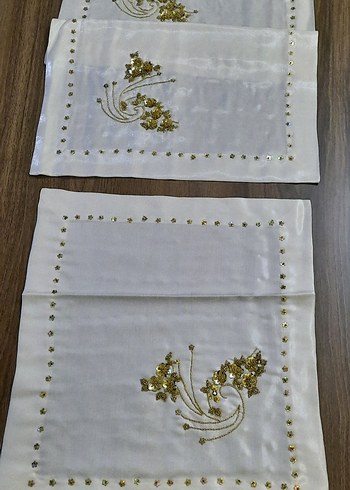 İşlemeli Beyaz Masa Örtüsü Seti - Görsel 2